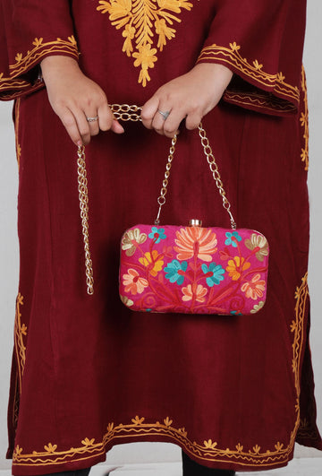Pink velvety rectangular clutch